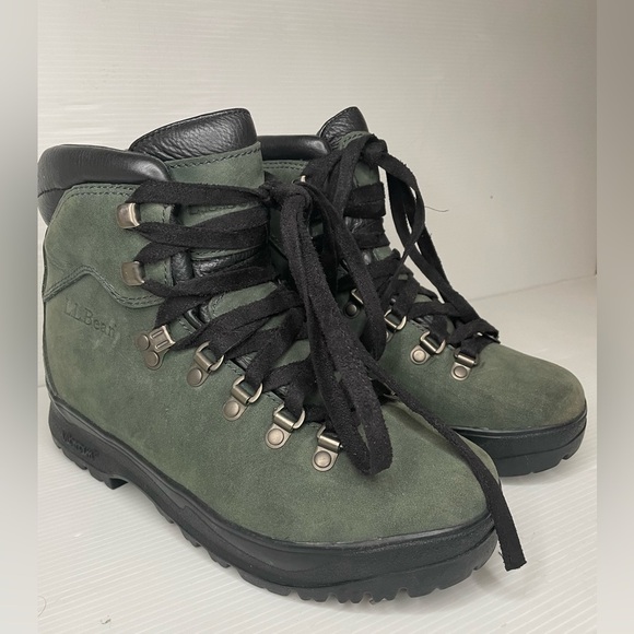 L.L. Bean Green Lace Up Boots - Picture 1 of 9